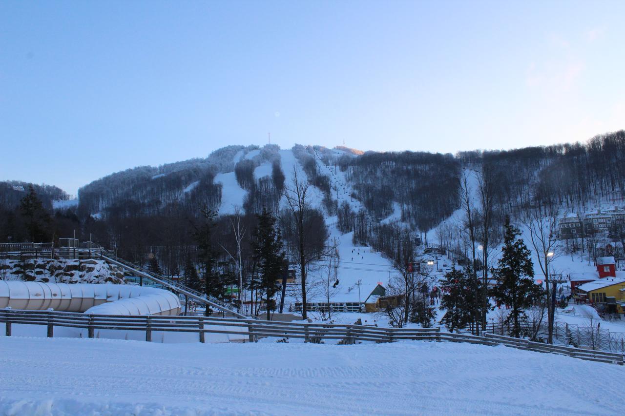 Au Pied Des Pentes Διαμέρισμα Bromont Εξωτερικό φωτογραφία